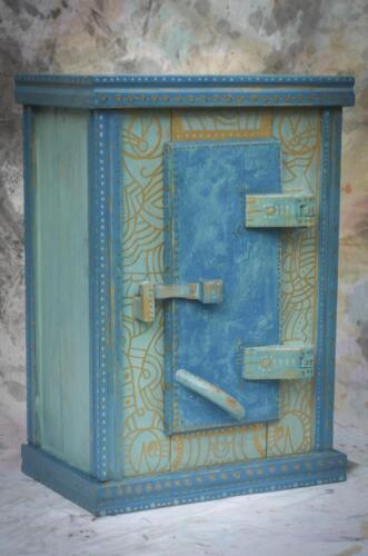 Blått/turkost skåp/ Blue-turqouise Cabinet H: 46.5 cm  B: 32 cm  D: 22 cm  For Sale/ Till Salu  3400:-